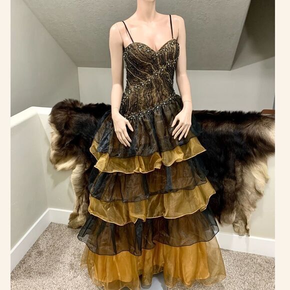 Stunning Beaded Asymmetric Layered Tulle Ruffle Party Dress - Picture 4 of 14